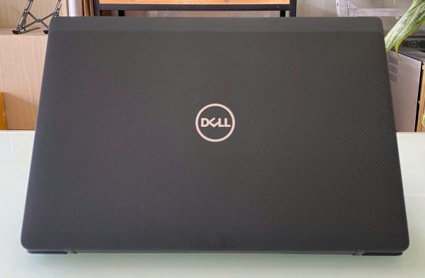 Dell Latitude 7400
